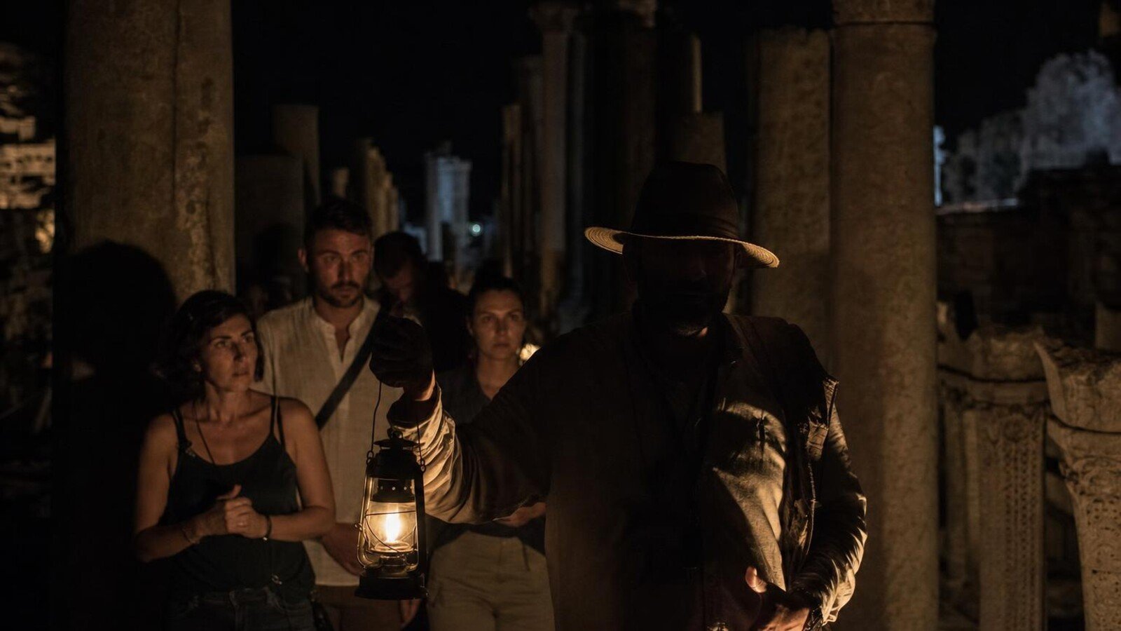 La guida turistica non pronunciava mai il suo nome